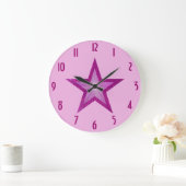 ピンクの星の「ナンバーズ」の時計の周りピンク淡い色の色 ラージ壁時計 (ホーム)