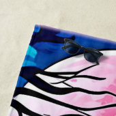 ピンクの月に照らされた森のアート ビーチタオル (インサイチュ)