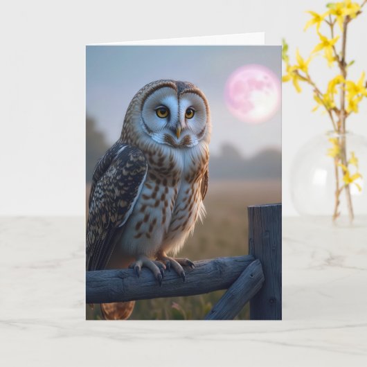ピンクの月のあるフェンスの上のフクロウ カード (黄色い花)