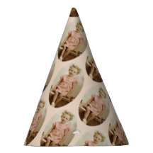 ピンクの服のパーティーの帽子のヴィンテージの小さいブロンドの女の子