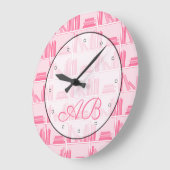 ピンクの本のパターン。読イニシャル ラージ壁時計 (傾斜)