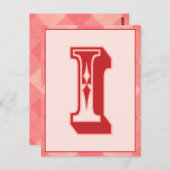ピンクの格子状の文字"I"タイポグラフィバナーカード ポストカード (正面/裏面)