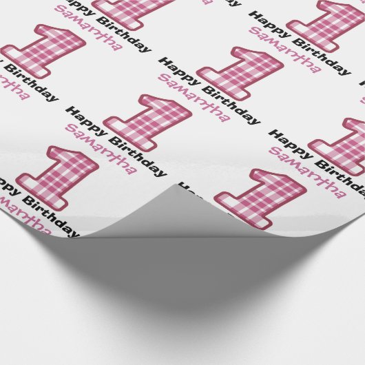 ピンクの格子縞の最初誕生日の名前をカスタムするA08 ラッピングペーパー (角)
