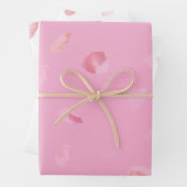 ピンクの桃の花の花びらを飾った美しい花のブライダルシャワー ラッピングペーパーシート (インサイチュ)