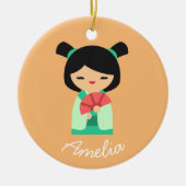 ピンクの桃アクアコケシ日本の人形 セラミックオーナメント (正面)