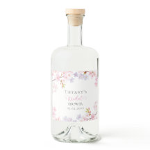 ピンクの桜が咲く庭でのブライズシャワー