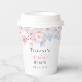 ピンクの桜が咲く庭でのブライズシャワー 紙コップ