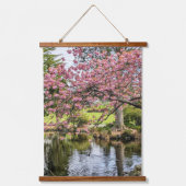 ピンクの桜と池の写真 吊り下げ型タペストリー (正面)