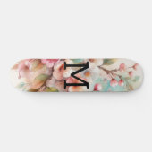 ピンクの桜の花のフラワーウォーターカラーモノグラム スケートボード (横)