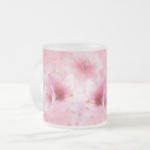 ピンクの桜の花の水彩フラワーマグ フロストグラスマグカップ (正面左)