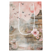 ピンクの桜の静謐な風景 (4) ミディアムペーパーバッグ (裏面)