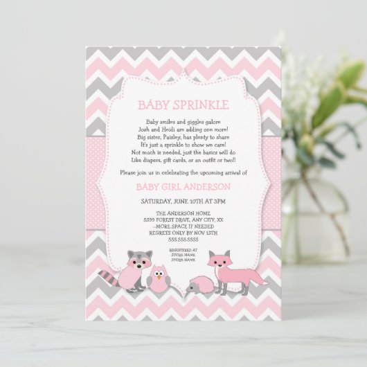 ピンクの森林動物のベビーは、ベビーシャワー振りかけます 招待状 (スタンド正面)