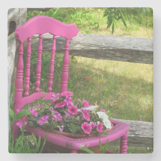 ピンクの椅子と花 – Martha's Vineヤード ストーンコースター (正面)
