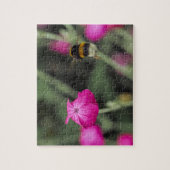ピンクの植物画風の花とミツバチの自然写真 ジグソーパズル (縦)