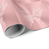ピンクの様式化された蝶の丸い尾、エンボスの外観 ラッピングペーパー (ロールコーナー)