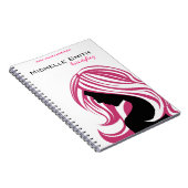 ピンクの毛のHairstylingのブランディングの美しい女の子 ノートブック (右側)