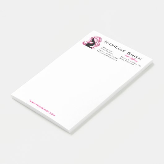 ピンクの毛のHairstylingのブランディングの美しい女の子 ポストイット (アングル)