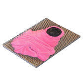 ピンクの毛布に黒いパグ ノートブック (左側)