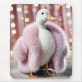 ピンクの毛皮のコートを着たホワイトアヒル マウスパッド (正面)