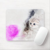 ピンクの毛糸の玉で遊ぶ子猫の水彩画 マウスパッド (マウス)
