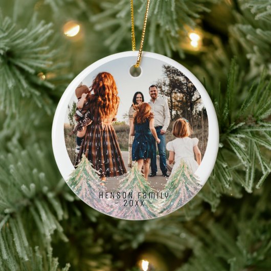 ピンクの水の色の木メリークリスマスファミリーフォト セラミックオーナメント (ツリー)