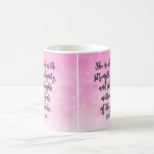 ピンクの水の色の箴言31クリスチャン女性の聖書 コーヒーマグカップ (中央)