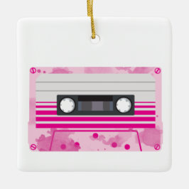 ピンクの水彩を添えたピンクカセットテープ セラミックオーナメント