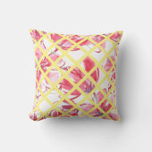 ピンクの水彩フローラ、柔らかい黄色の格子、 クッション (正面)
