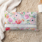 ピンクの水彩花ファミリー名スクリプト ランバークッション (ブランケット)