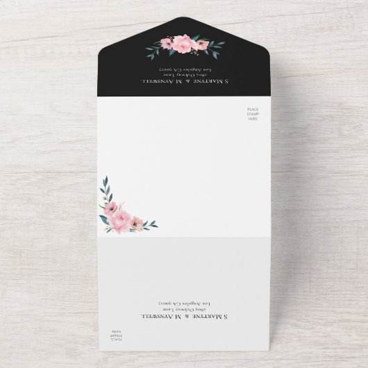 ピンクの水彩花輪ウェディングブラック オールインワン招待状 (外側)
