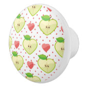 ピンクの水玉模様およびハートが付いているハートのりんご セラミックノブ (右)