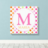 ピンクの水玉模様とイニシャルウォールデコール キャンバスプリント (インサイチュ (ウッドフロア))