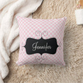 ピンクの水玉模様のシックでガーリーでパーソナライズな枕 クッション (ブランケット)