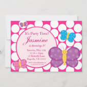 ピンクの水玉模様の蝶誕生日のパーティの招待状 招待状 (正面)