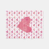 ピンクの水色のハートバレンタインデーのパターン フリースブランケット (正面(横))