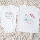 ピンクの水色のハートビッグシスター名モノグラム トドラーTシャツ