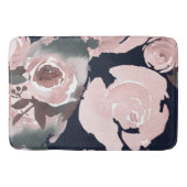 ピンクの水色のバラダークネイビーブルーフローラ バスマット (正面)