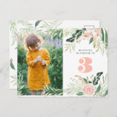 ピンクの水色のフローラ写真の誕生日の招待 シーズンポストカード (正面/裏面)