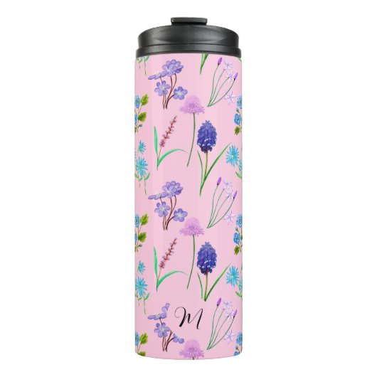 ピンクの水色の繊細な山花。カスタム. タンブラー (正面)