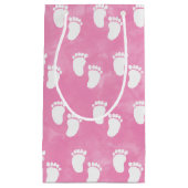 ピンクの水色ベビーシャワー足跡パターン スモールペーパーバッグ (正面)