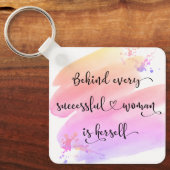 ピンクの水色成功した女性引用文タイポグラフィ キーホルダー (正面)