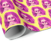ピンクの汚れた髪の不気味な人形の頭 ラッピングペーパー (ロールコーナー)