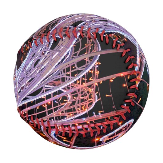 ピンクの渦巻き 野球ボール (正面右)