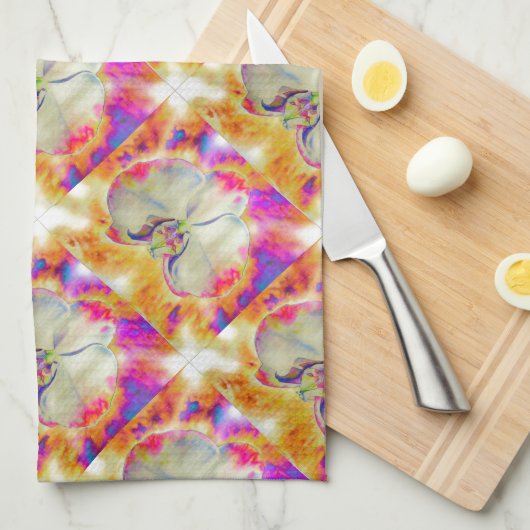 ピンクの火の蘭、超現実的な水色の花模様 キッチンタオル (四つ折り)