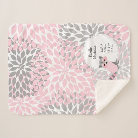 ピンクの灰色の花のアライグマの女の赤ちゃんの誕生stats シェルパブランケット (正面(横))