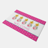 ピンクの熱帯の花と金ゴールドパイナップル ドアマット (アングル)