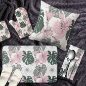 ピンクの熱帯ハイビスカスとグリーンモンステラ離れ フリースブランケット