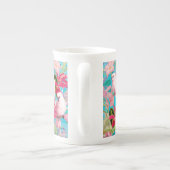 ピンクの熱帯鳥と蘭の花のパターン ボーンチャイナマグカップ (裏面)