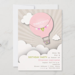 ピンクの熱気の気球及び雲の女の子の誕生日 招待状