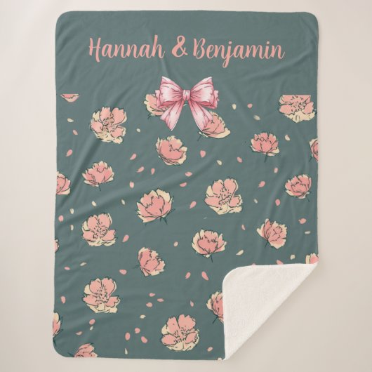 ピンクの牡丹と弓のパターン シェルパブランケット (正面)